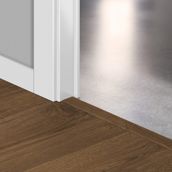 Порог Quick Step Дуб шоколадный рустикальный QSINCP04086