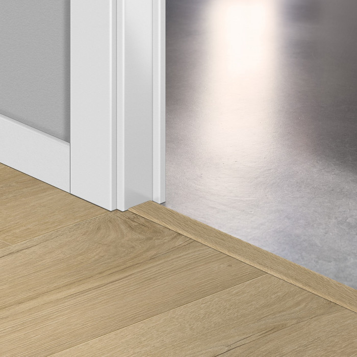 Порог Quick Step Дуб бежевый рустикальный QSINCP04084